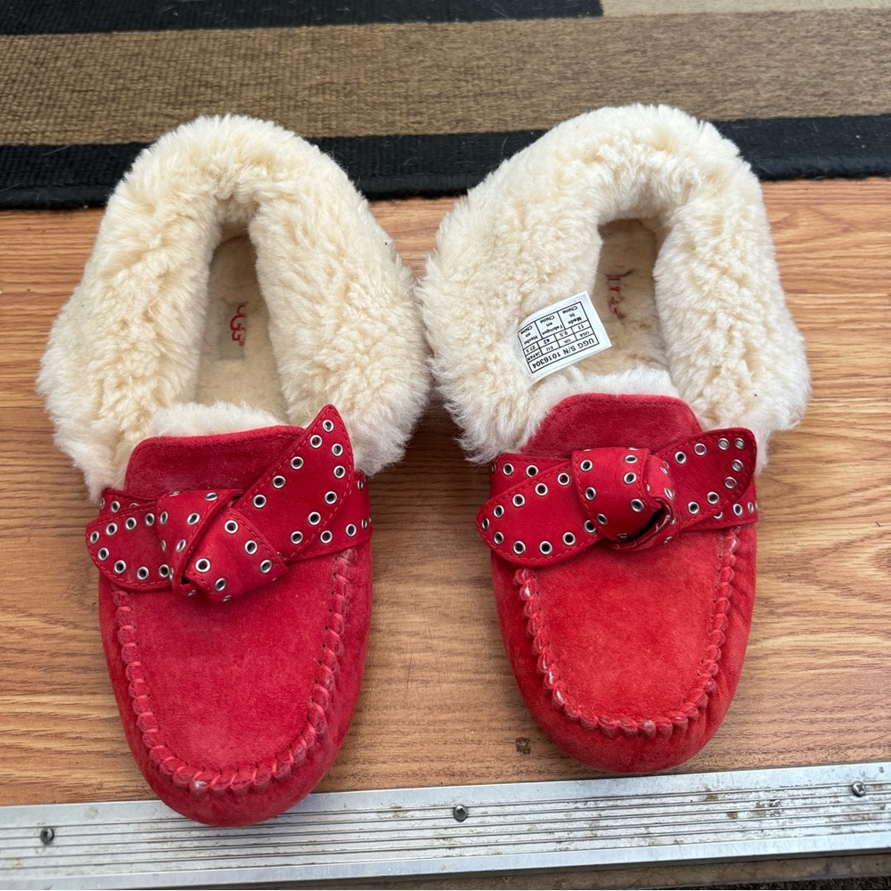 UGG Poler Fully Lined Suede Wool Moccasin Slippers Lipstick Red size 11